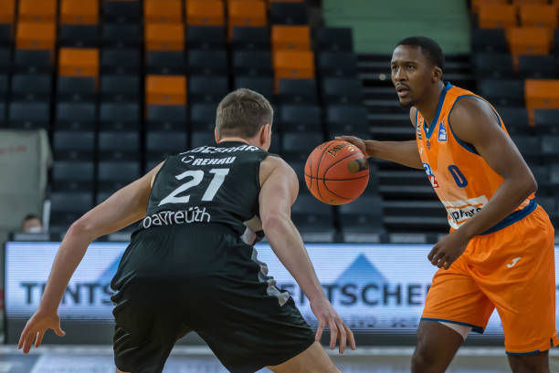 守失误而丢 守失误而丢