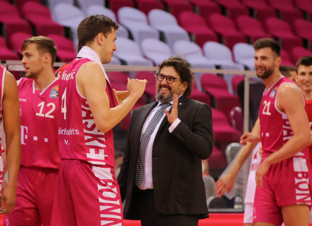 他们曾多次 他们曾多次